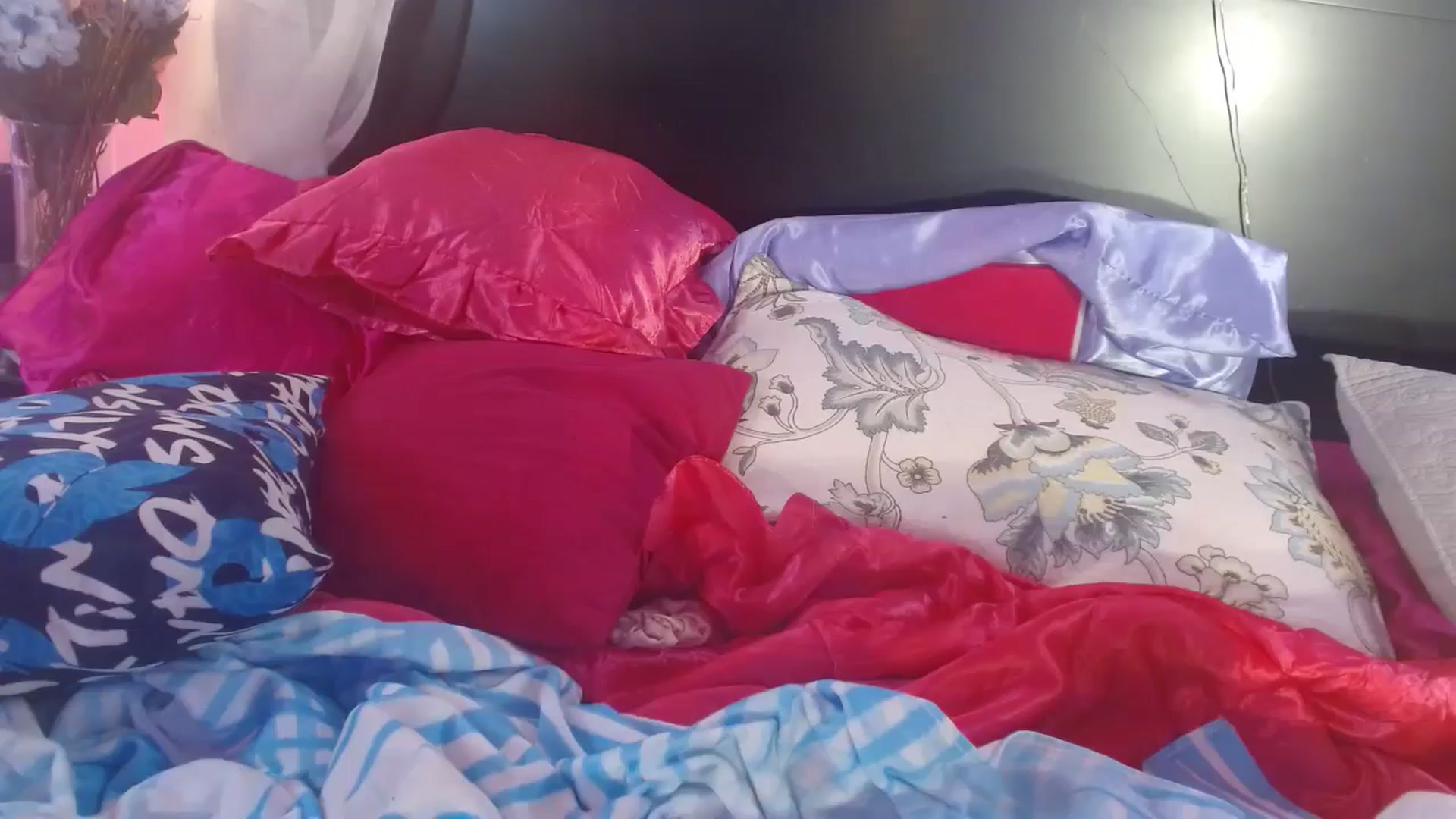 Gallery image thumbnail from MeganFux_'s myfreecams stream on, 11/28/2024, 10:53 image 12 of 20