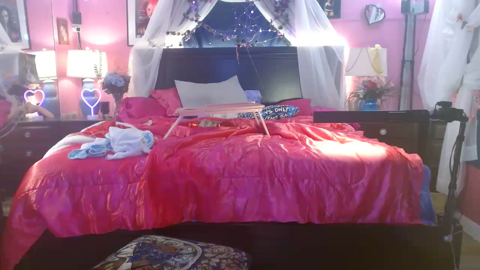 Gallery image thumbnail from MeganFux_'s myfreecams stream on, 11/28/2024, 11:50 image 20 of 20