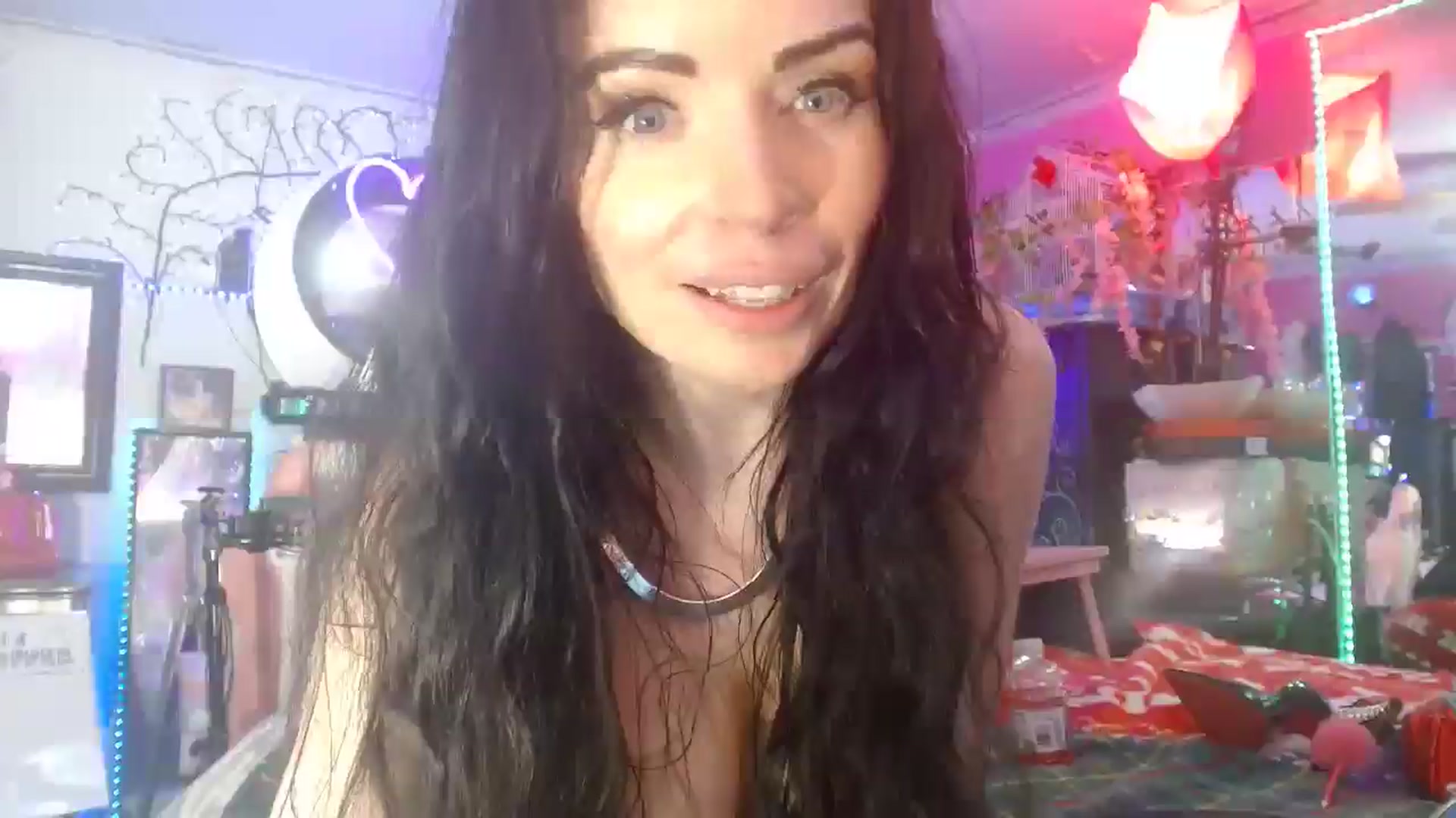Gallery image thumbnail from MeganFux_'s myfreecams stream on, 12/03/2024, 09:12 image 14 of 20
