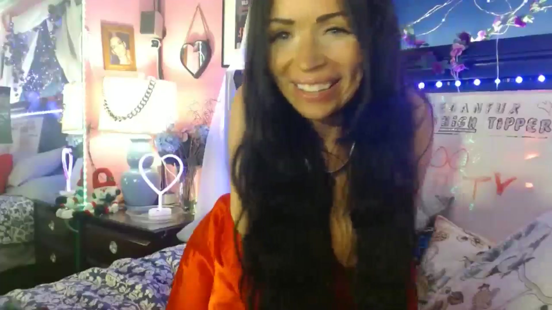 Gallery image thumbnail from MeganFux_'s myfreecams stream on, 12/08/2024, 08:12 image 15 of 20