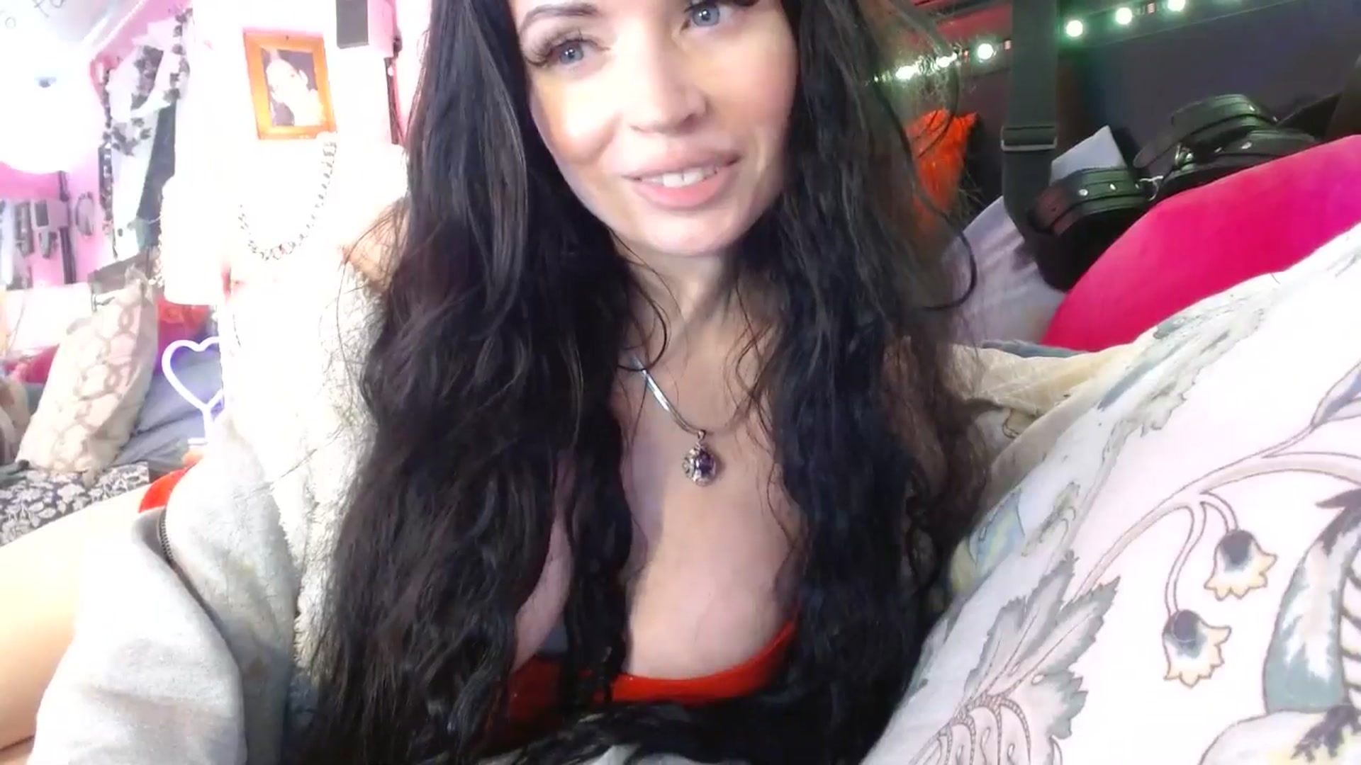 Gallery image thumbnail from MeganFux_'s myfreecams stream on, 01/08/2025, 08:41 image 6 of 20