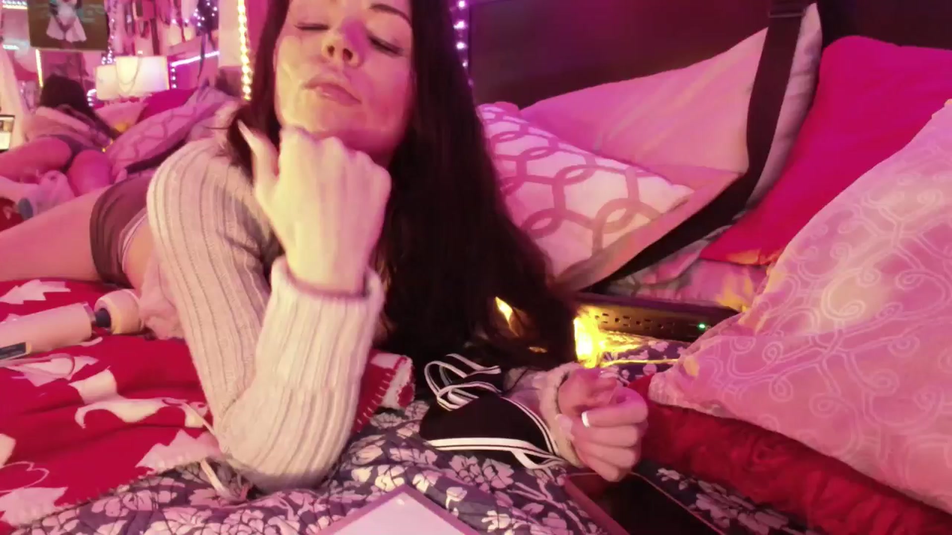 Gallery image thumbnail from MeganFux_'s myfreecams stream on, 01/23/2025, 10:13 image 1 of 20