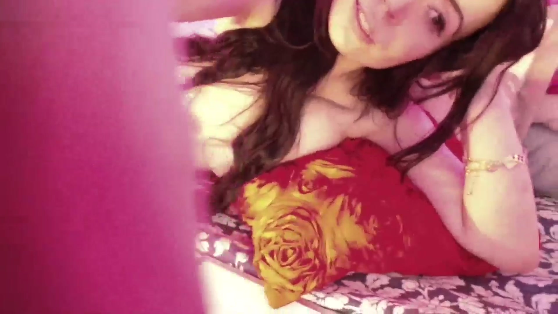 Gallery image thumbnail from MeganFux_'s myfreecams stream on, 01/23/2025, 11:55 image 10 of 20