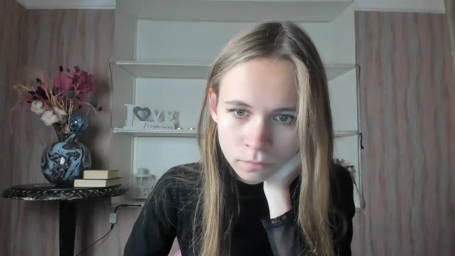 Gallery image thumbnail from MeganGirll's myfreecams stream on, 12/01/2022, 13:33 image 1 of 20