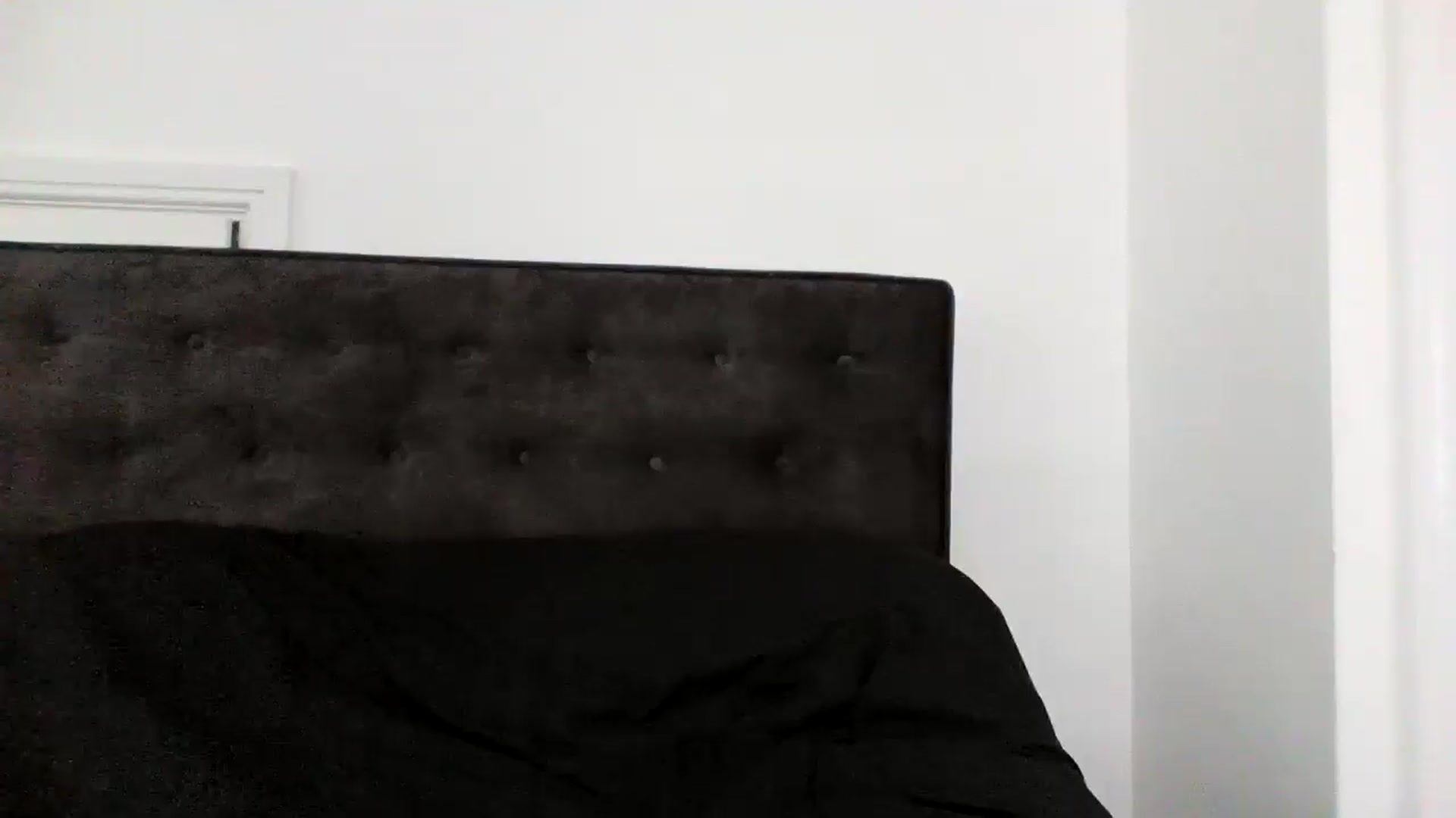 Gallery image thumbnail from MeganMiles's myfreecams stream on, 08/18/2025, 13:02 image 15 of 20