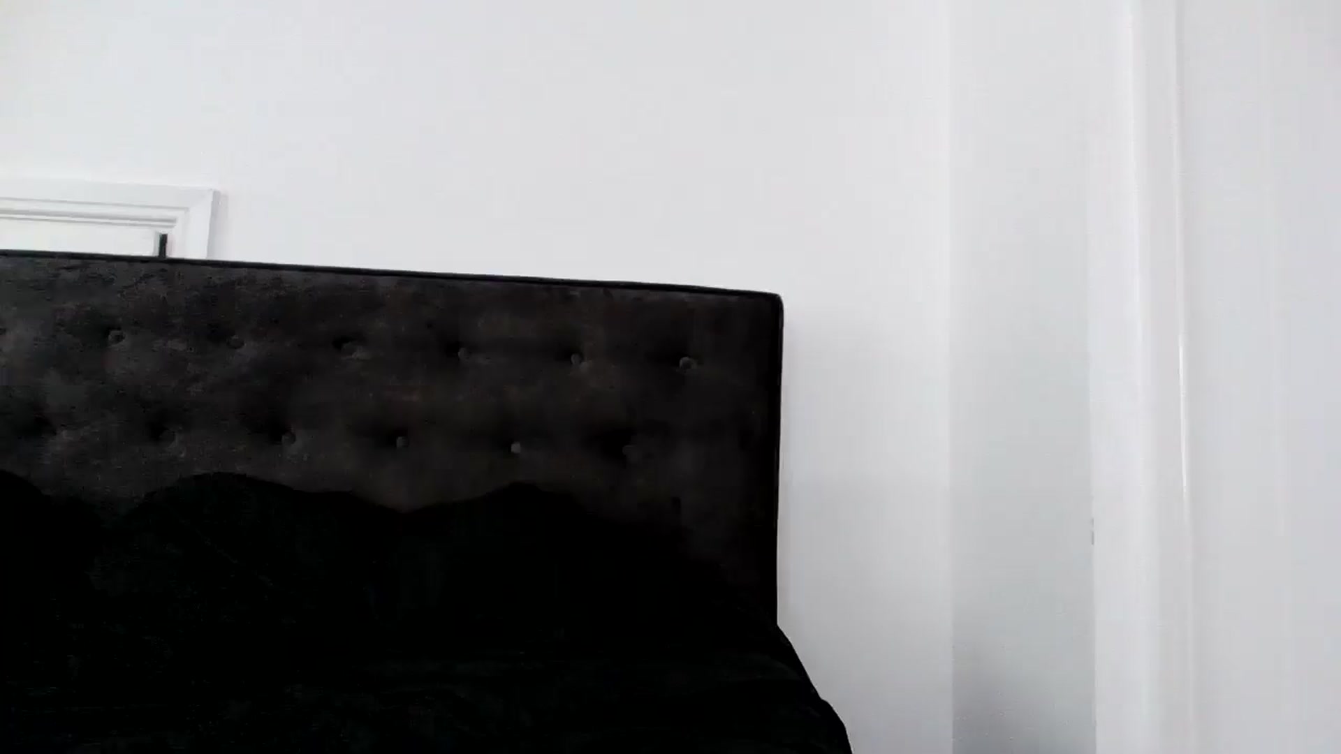 Gallery image thumbnail from MeganMiles's myfreecams stream on, 08/19/2025, 13:40 image 10 of 20
