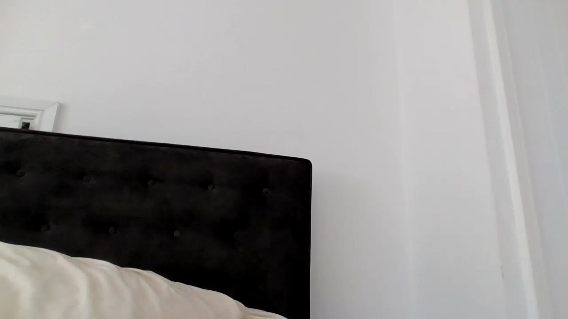 Gallery image thumbnail from MeganMiles's myfreecams stream on, 09/05/2025, 12:37 image 6 of 20