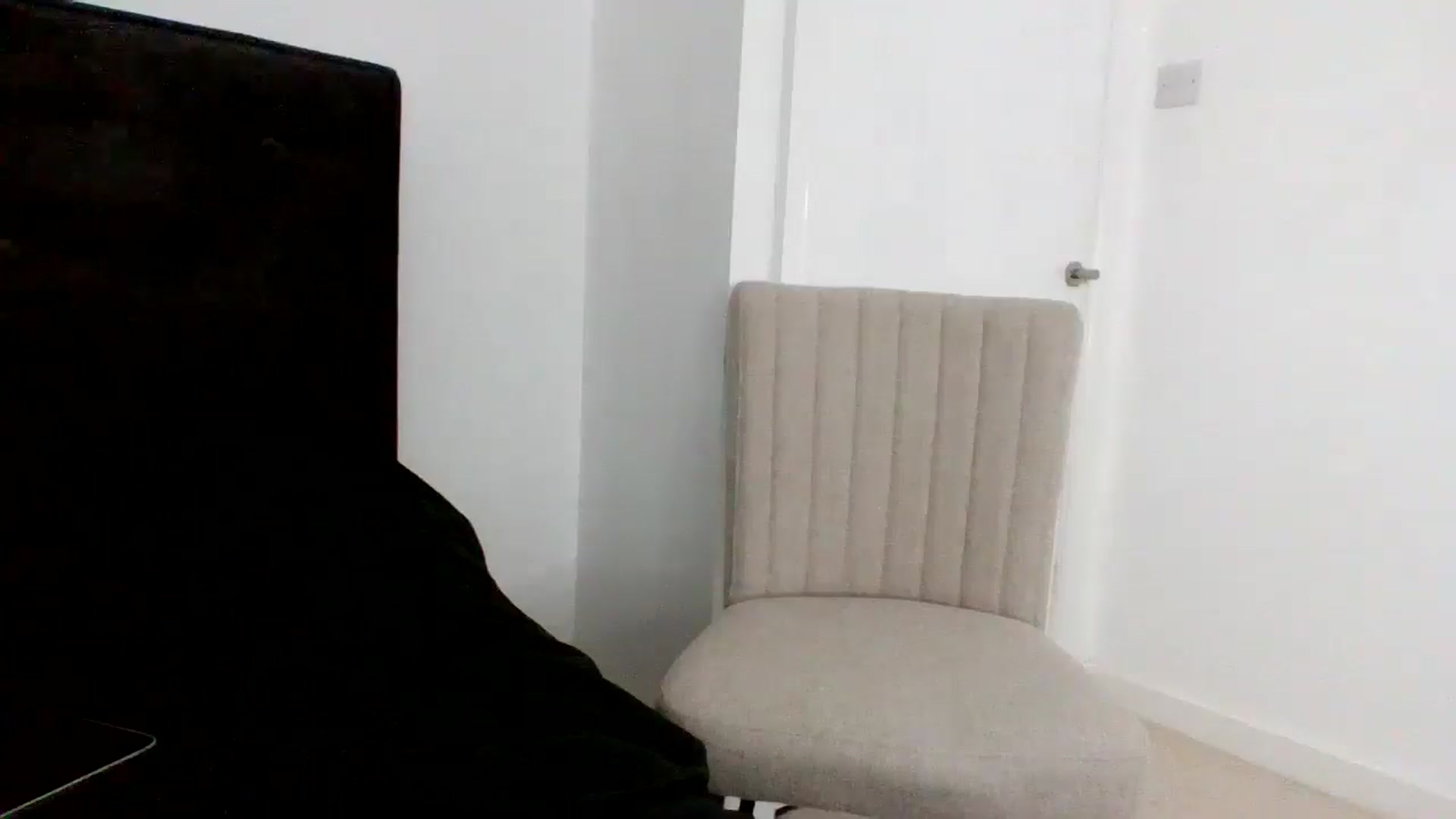Gallery image thumbnail from MeganMiles's myfreecams stream on, 09/17/2025, 19:44 image 7 of 20