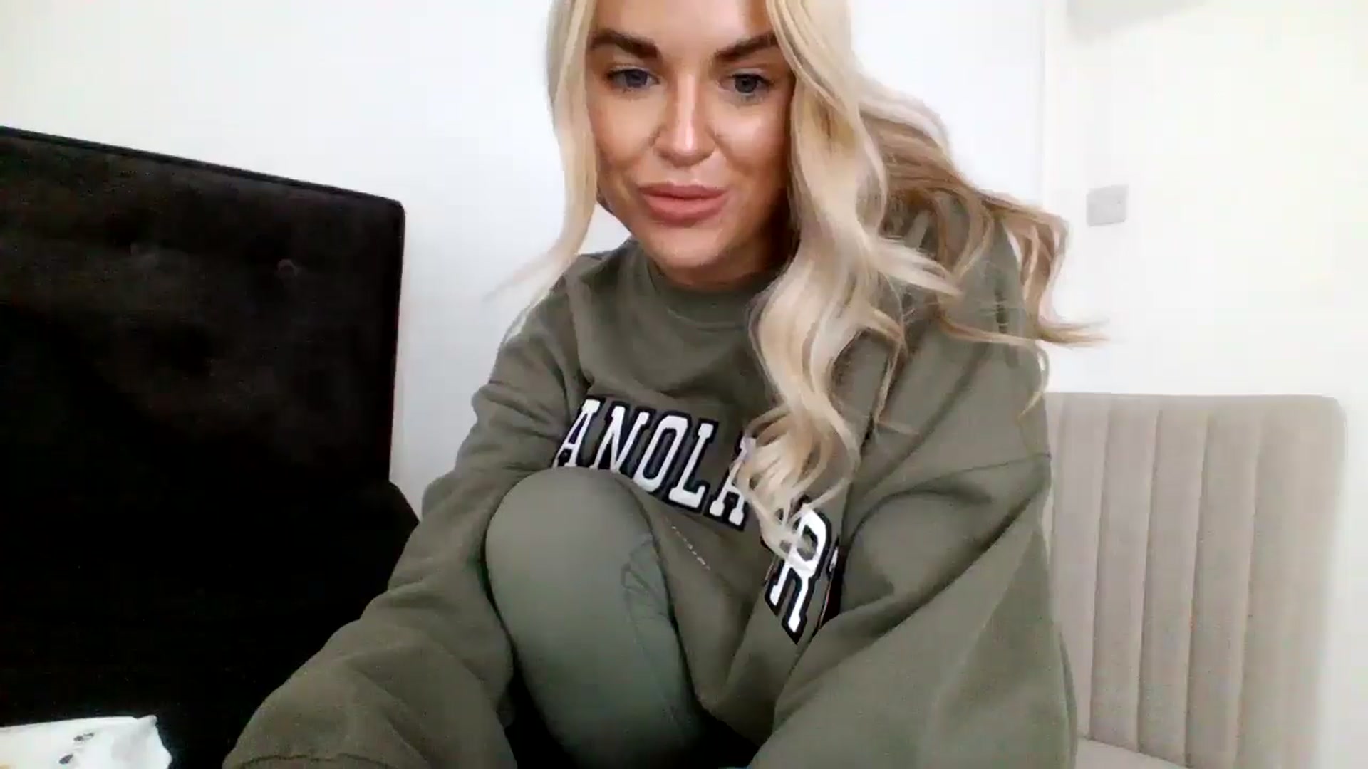 Gallery image thumbnail from MeganMiles's myfreecams stream on, 09/26/2025, 12:03 image 19 of 20