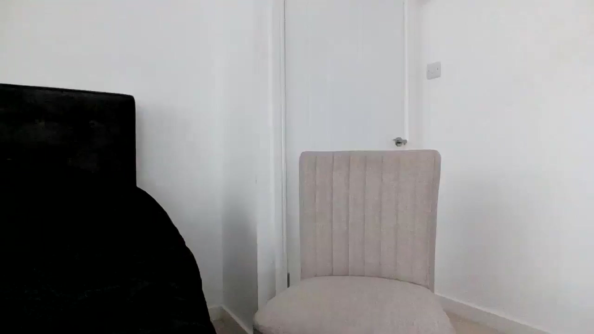 Gallery image thumbnail from MeganMiles's myfreecams stream on, 10/12/2025, 11:37 image 19 of 20