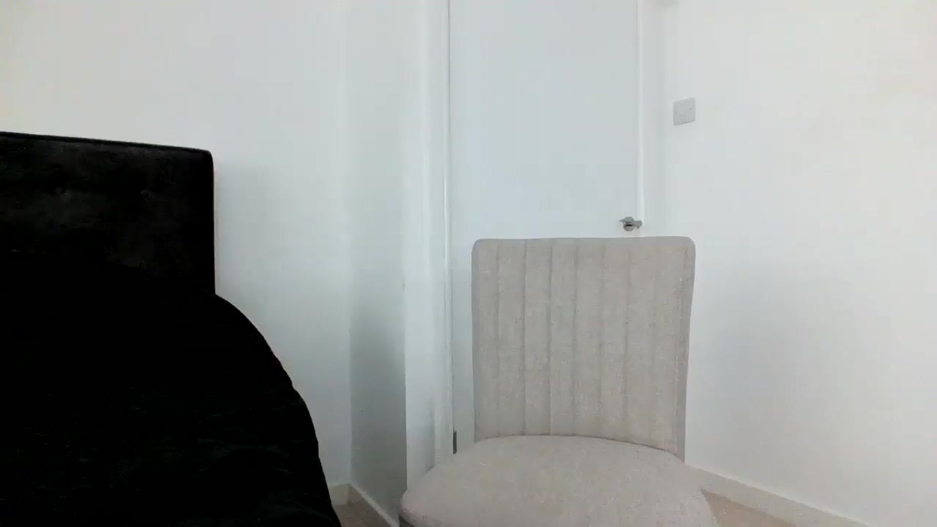 Gallery image thumbnail from MeganMiles's myfreecams stream on, 10/12/2025, 11:37 image 18 of 20