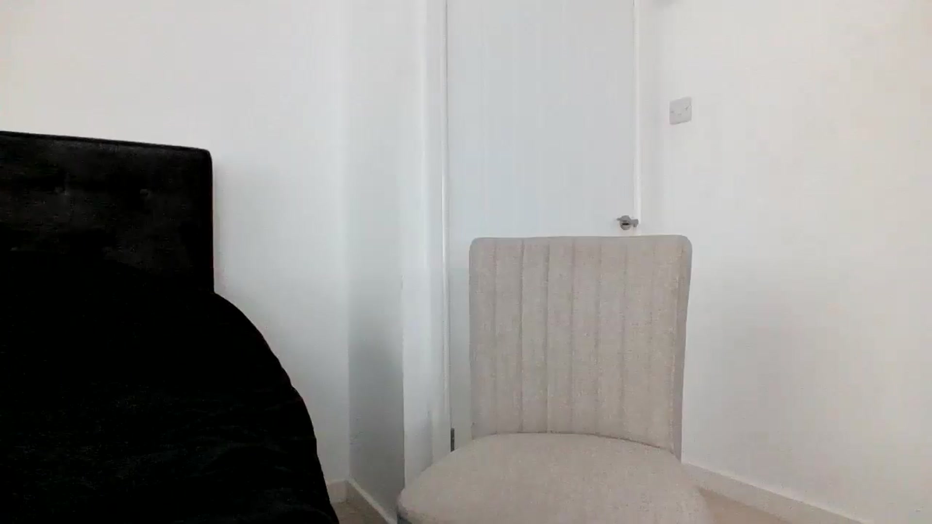 Gallery image thumbnail from MeganMiles's myfreecams stream on, 10/12/2025, 11:37 image 17 of 20