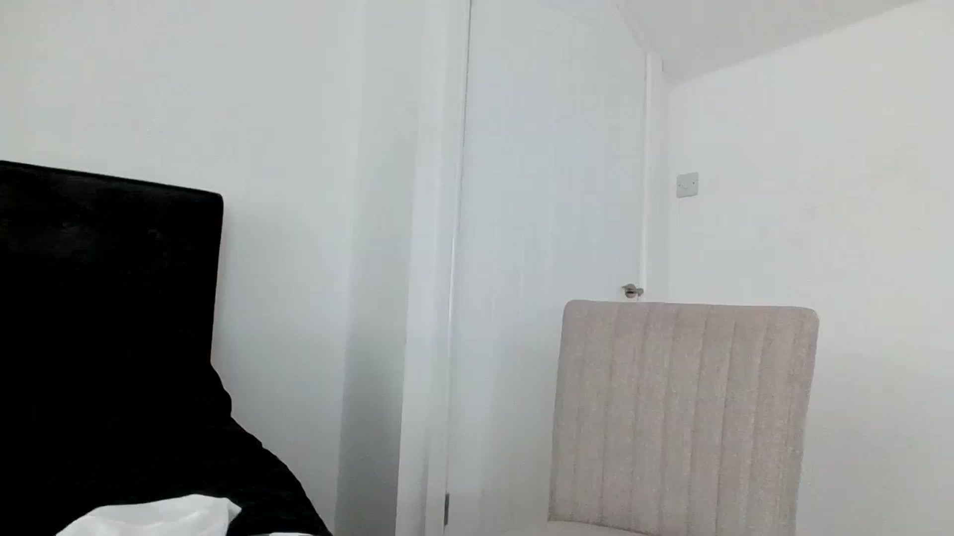Gallery image thumbnail from MeganMiles's myfreecams stream on, 10/13/2025, 10:03 image 1 of 20