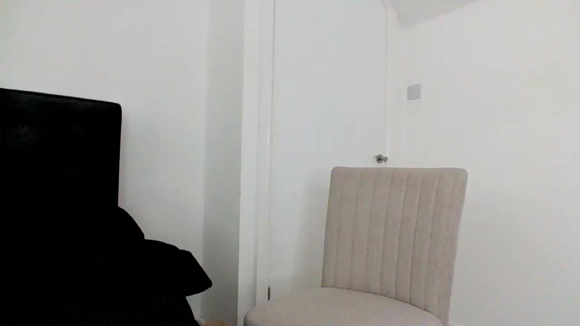 Gallery image thumbnail from MeganMiles's myfreecams stream on, 10/14/2025, 11:07 image 4 of 20