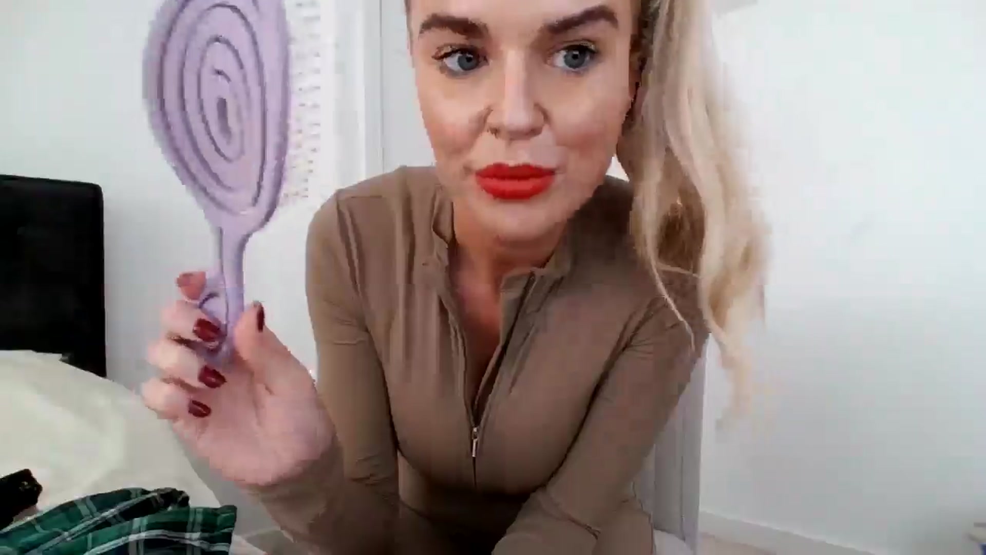Gallery image thumbnail from MeganMiles's myfreecams stream on, 11/12/2025, 11:32 image 13 of 20