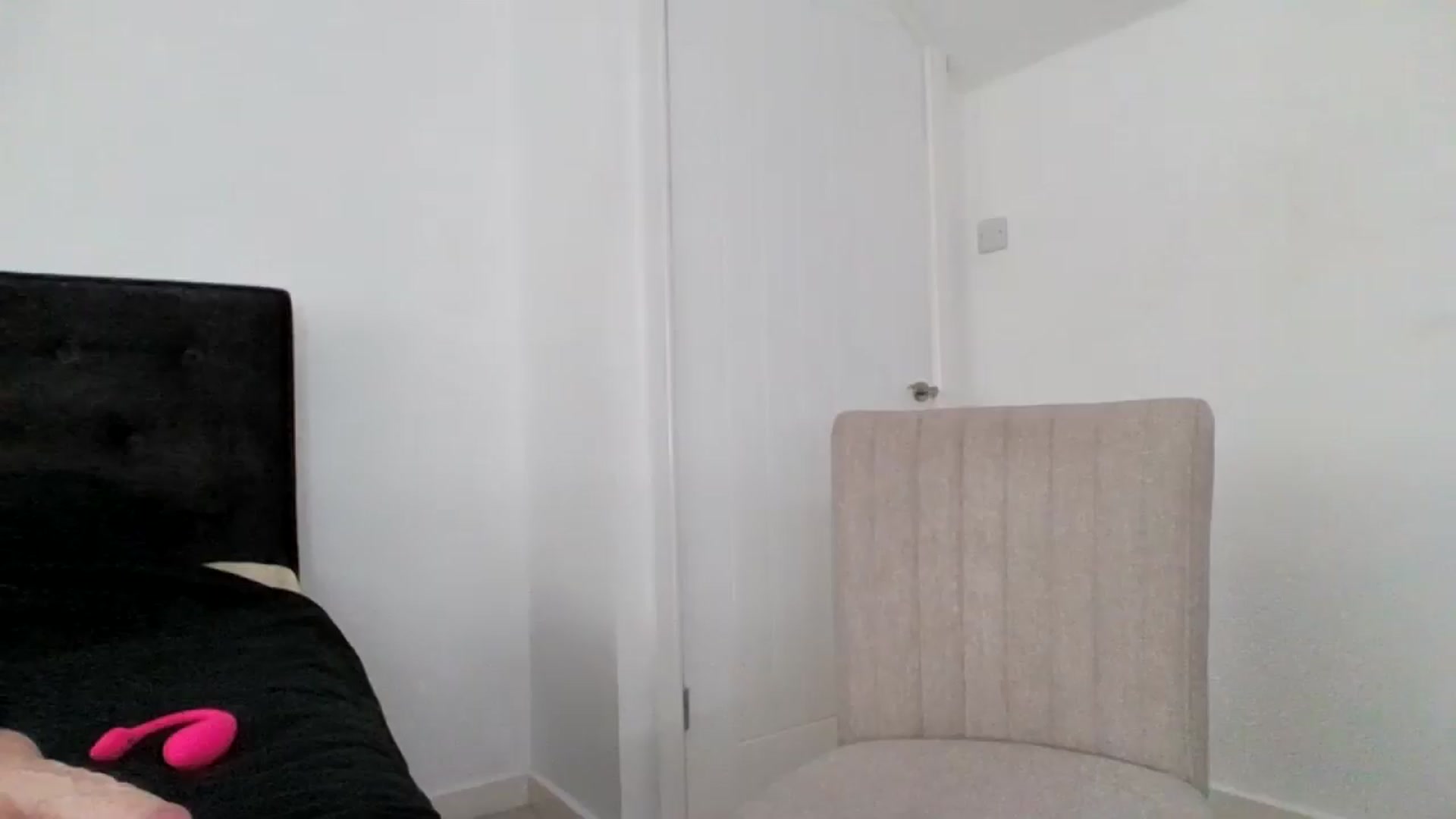 Gallery image thumbnail from MeganMiles's myfreecams stream on, 11/13/2025, 12:28 image 3 of 20