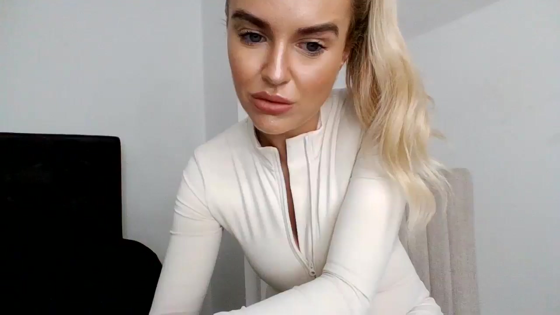 Gallery image thumbnail from MeganMiles's myfreecams stream on, 11/14/2025, 19:06 image 7 of 20