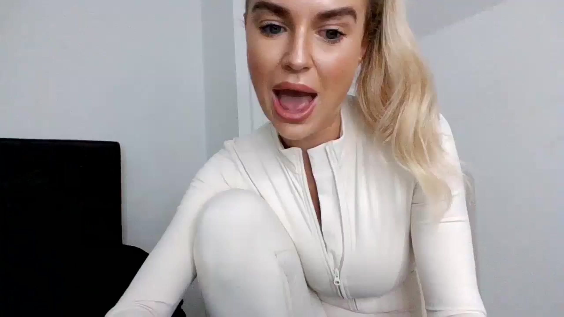Gallery image thumbnail from MeganMiles's myfreecams stream on, 11/14/2025, 19:06 image 3 of 20