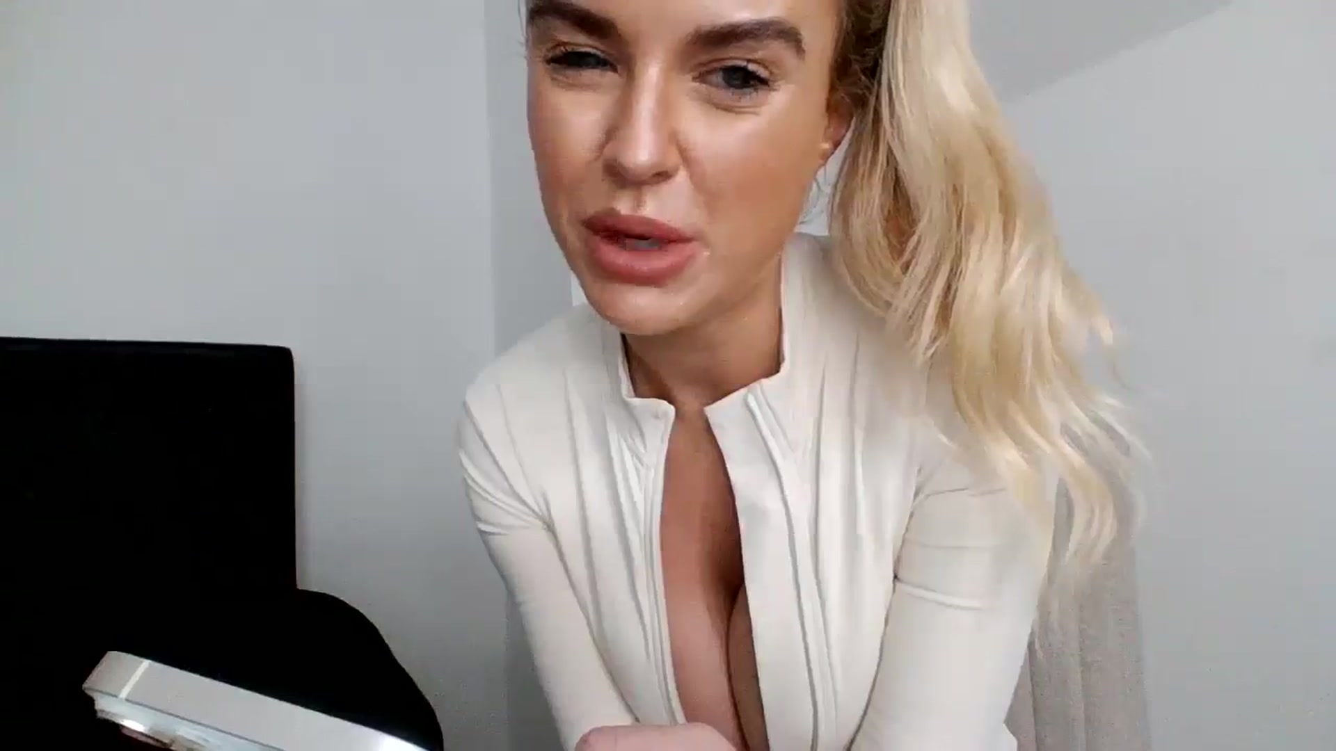 Gallery image thumbnail from MeganMiles's myfreecams stream on, 11/14/2025, 19:06 image 20 of 20