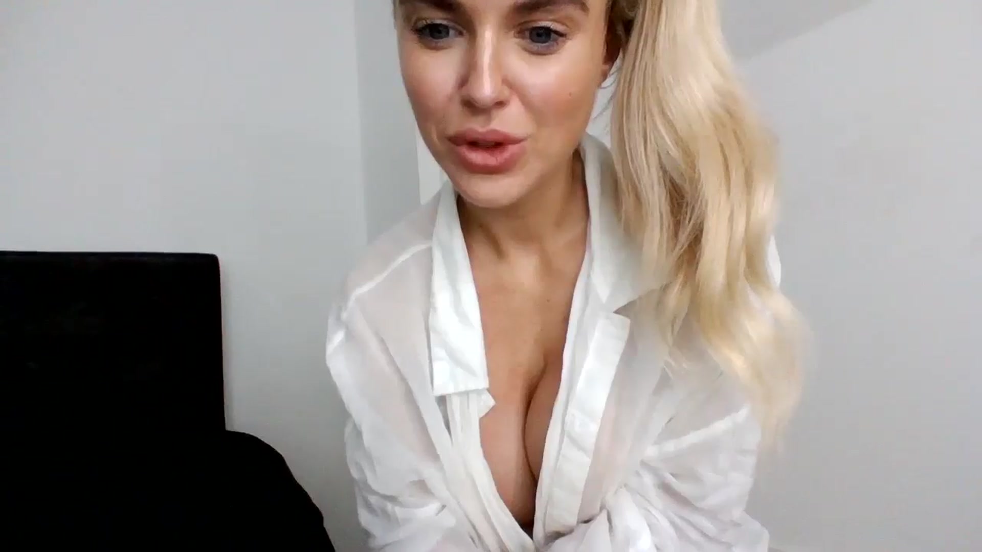 Gallery image thumbnail from MeganMiles's myfreecams stream on, 11/14/2025, 23:58 image 4 of 20