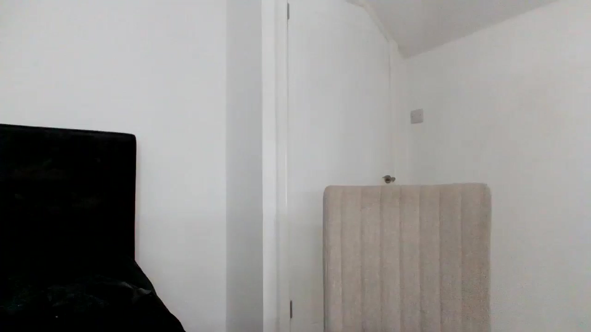 Gallery image thumbnail from MeganMiles's myfreecams stream on, 11/21/2025, 21:18 image 4 of 20