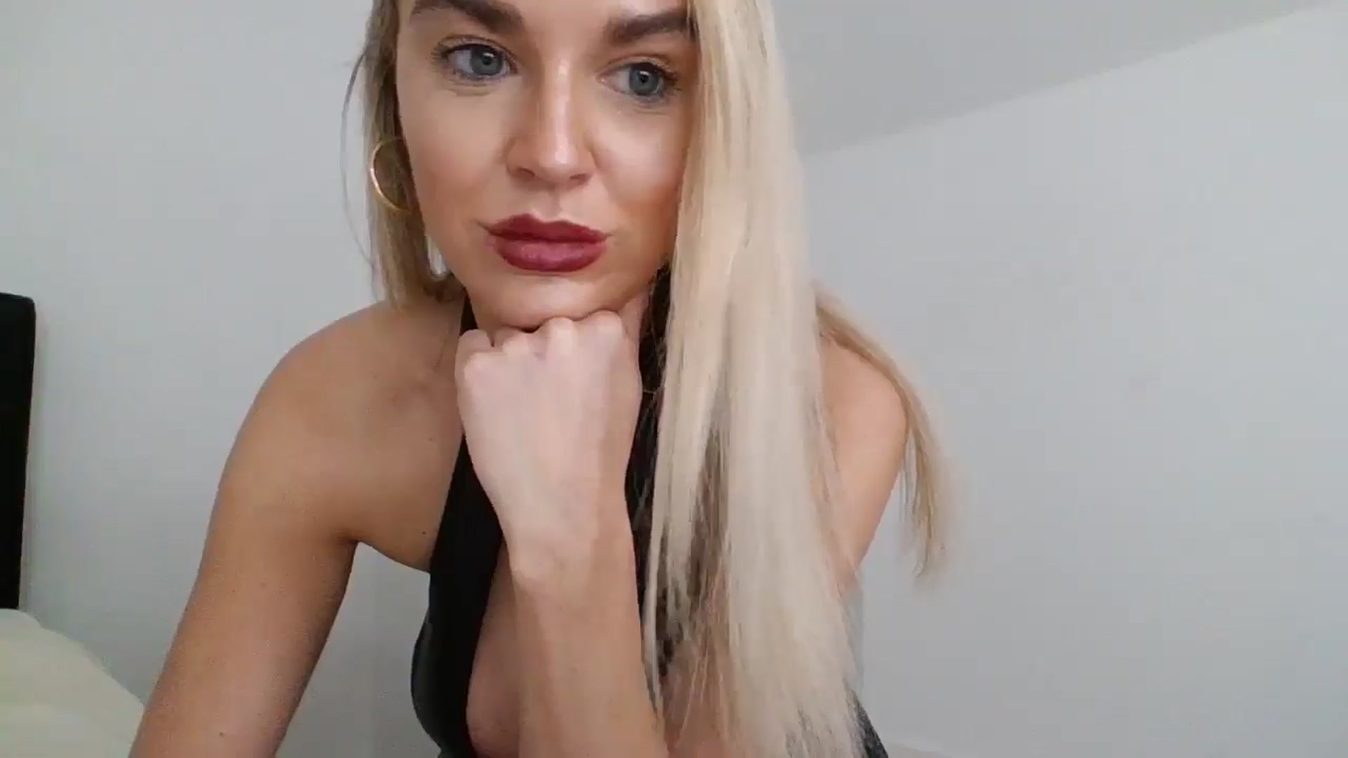 Gallery image thumbnail from MeganMiles's myfreecams stream on, 01/11/2026, 14:02 image 9 of 20