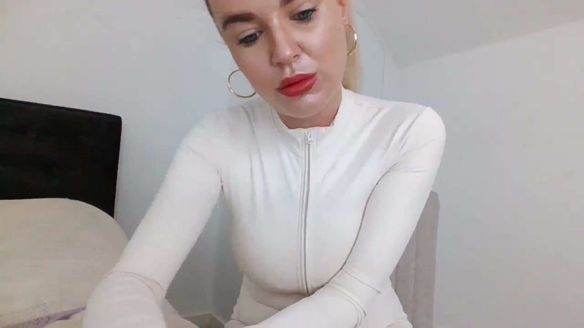 Gallery image thumbnail from MeganMiles's myfreecams stream on, 02/01/2026, 13:29 image 11 of 20