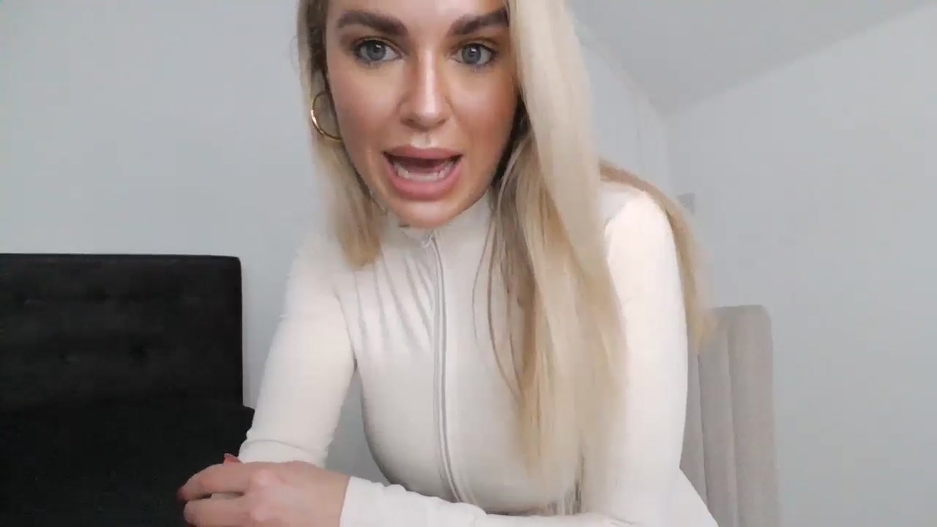 Gallery image thumbnail from MeganMiles's myfreecams stream on, 02/06/2026, 19:19 image 16 of 20