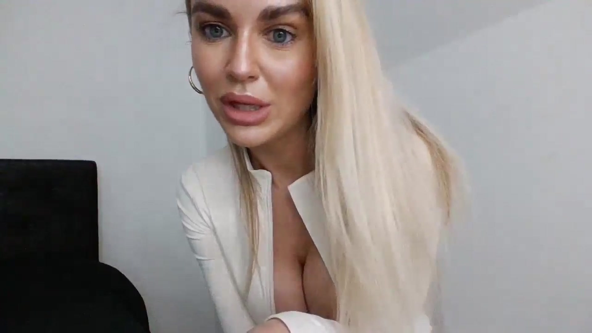 Gallery image thumbnail from MeganMiles's myfreecams stream on, 02/06/2026, 20:22 image 4 of 20