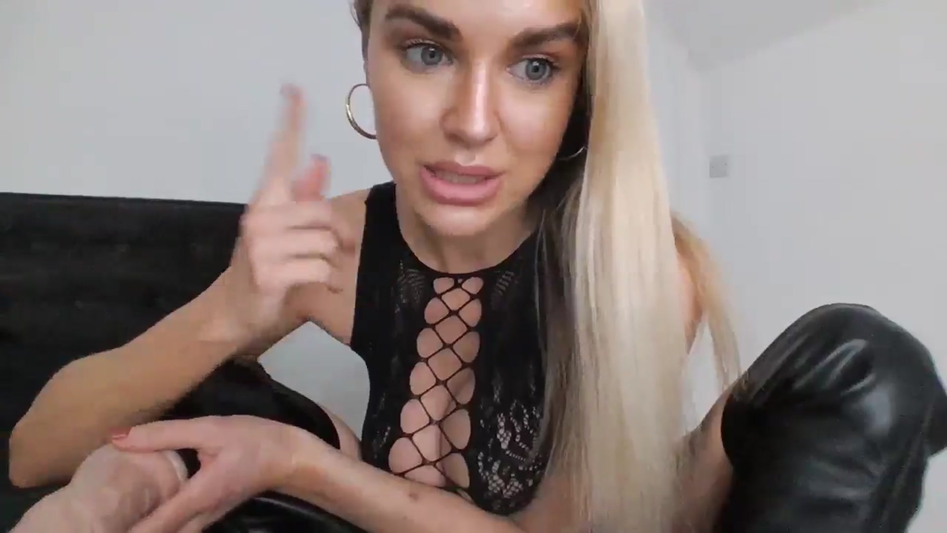 Gallery image thumbnail from MeganMiles's myfreecams stream on, 02/09/2026, 17:44 image 15 of 20