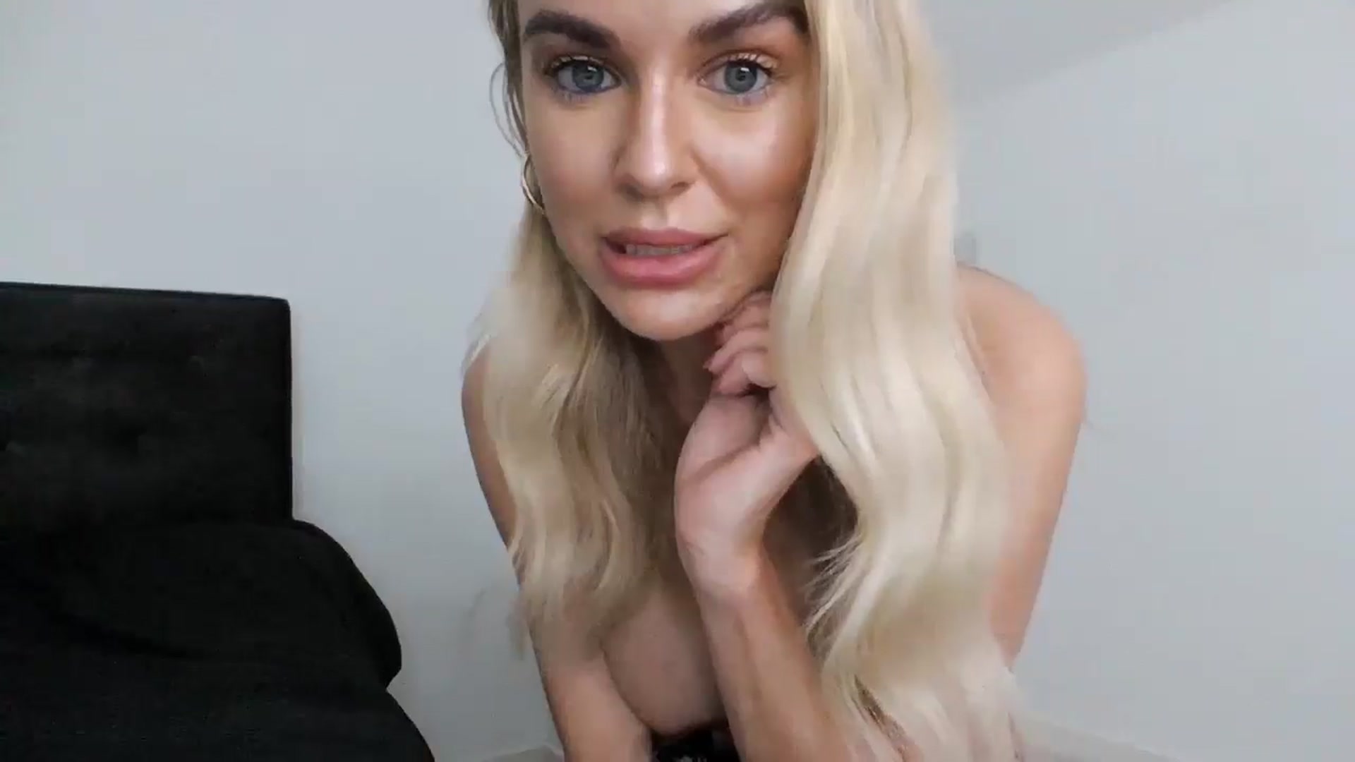 Gallery image thumbnail from MeganMiles's myfreecams stream on, 02/20/2026, 17:33 image 12 of 20