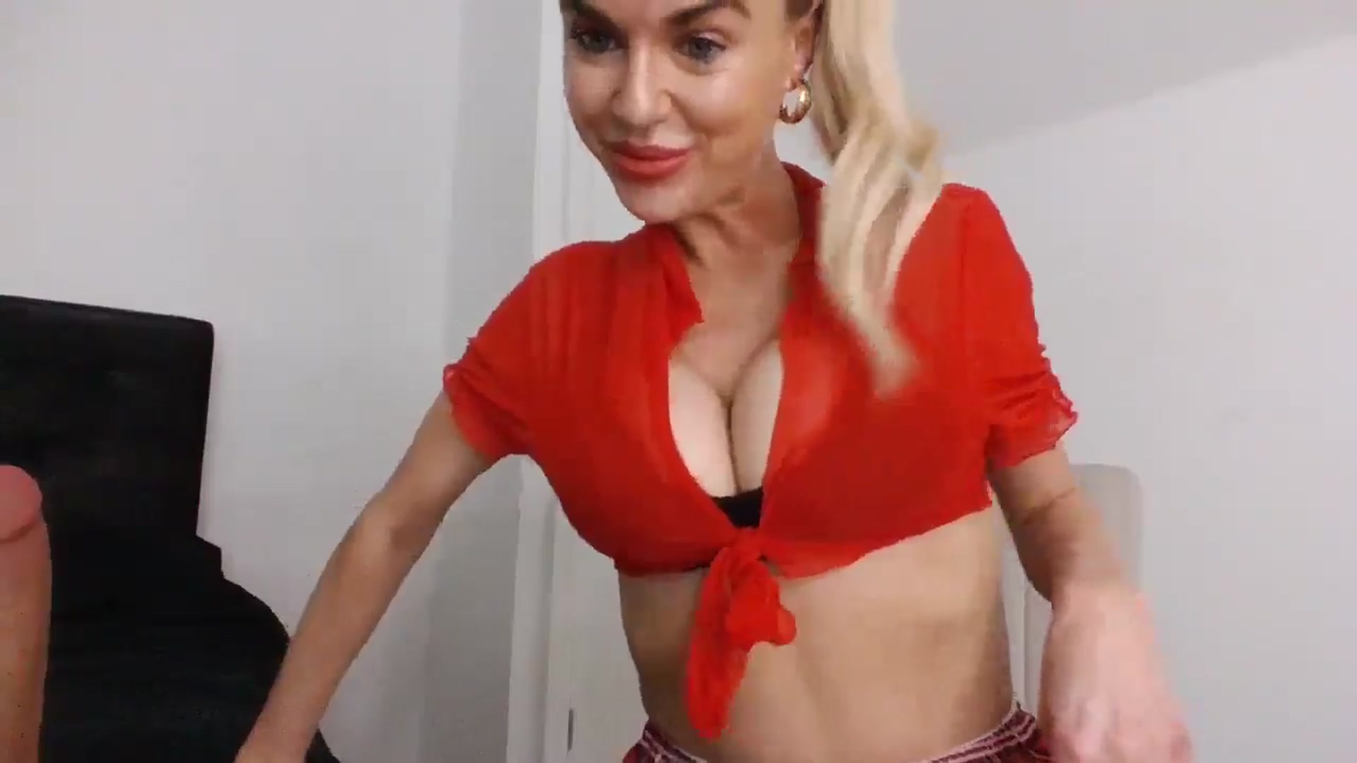 Gallery image thumbnail from MeganMiles's myfreecams stream on, 03/26/2026, 19:40 image 10 of 20