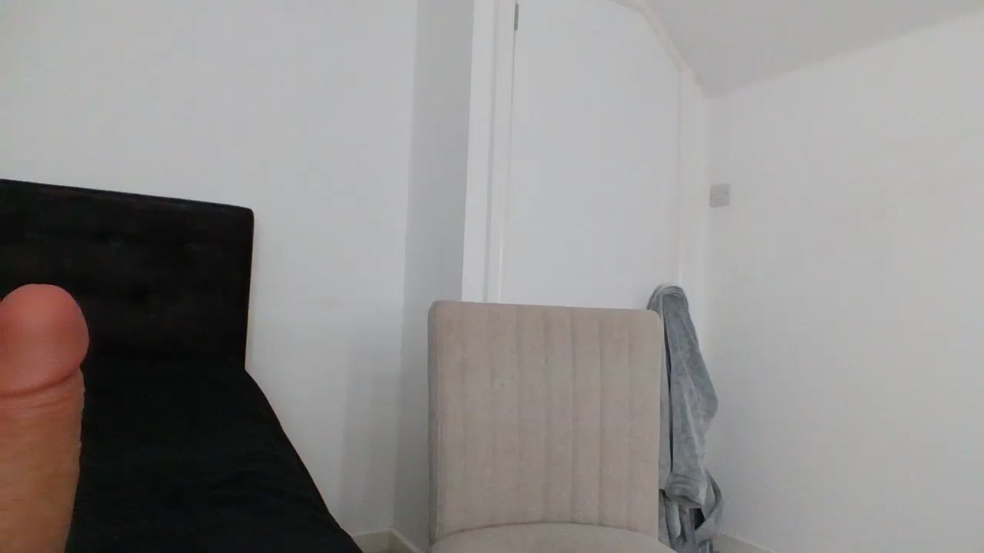 Gallery image thumbnail from MeganMiles's myfreecams stream on, 03/31/2026, 18:16 image 14 of 20
