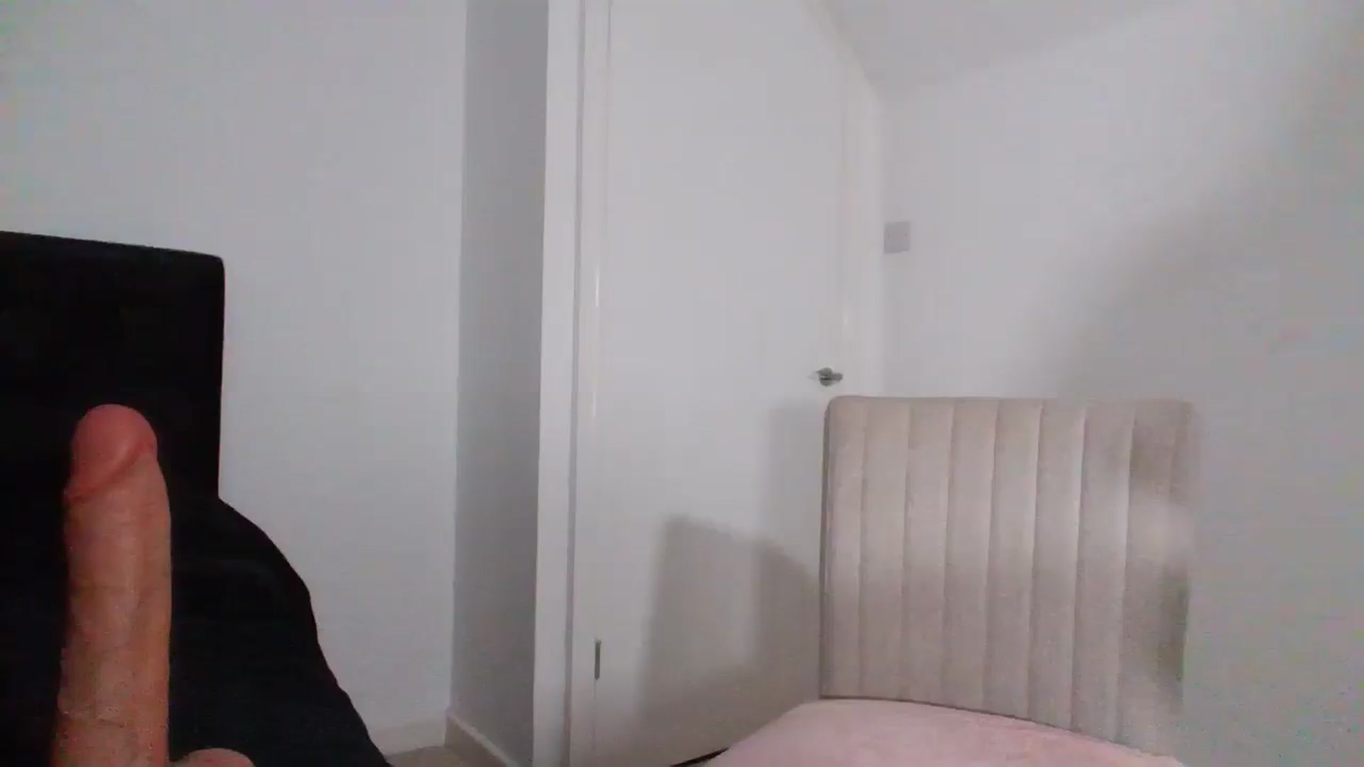 Gallery image thumbnail from MeganMiles's myfreecams stream on, 04/10/2026, 19:12 image 1 of 20