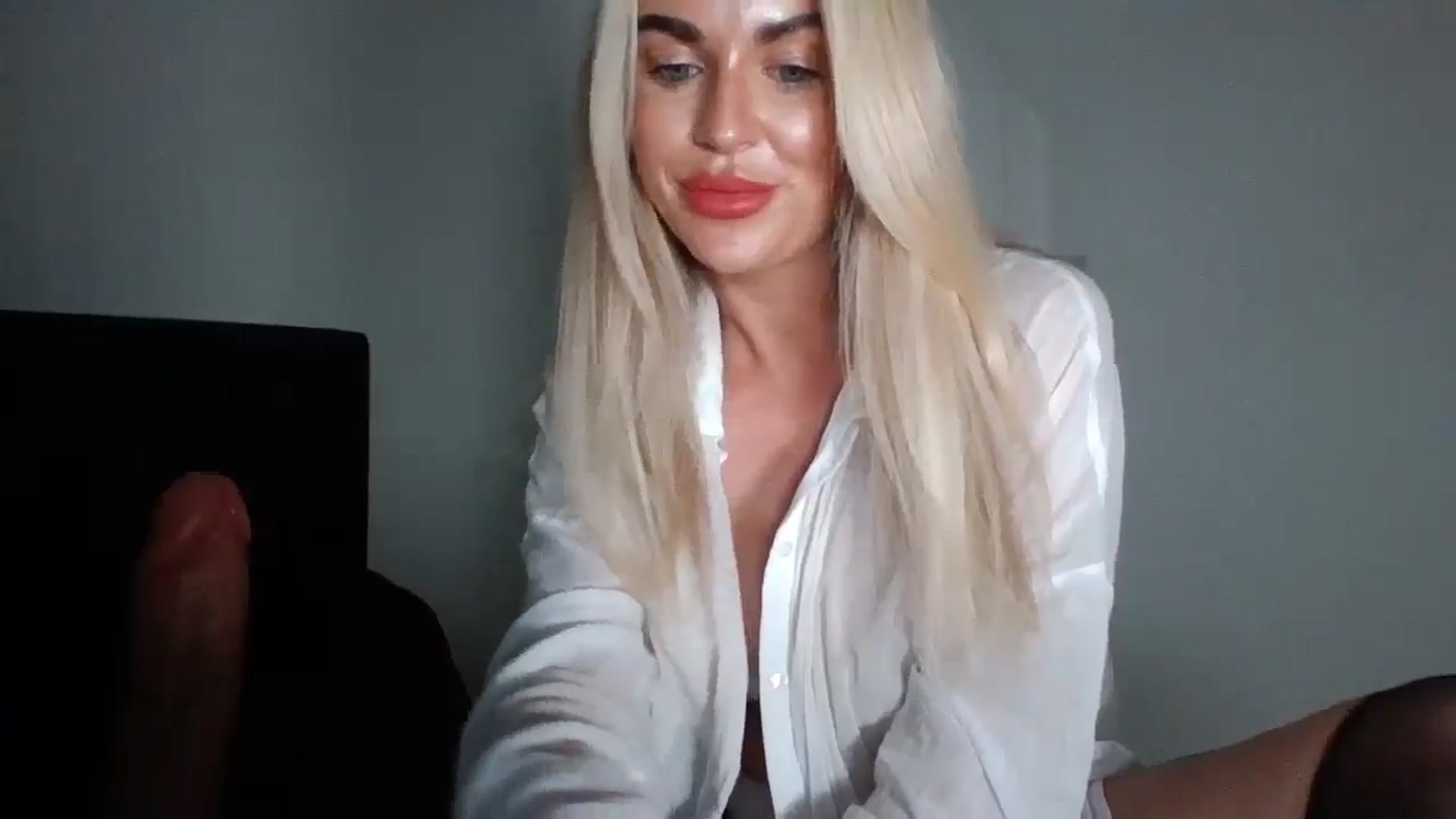 Gallery image thumbnail from MeganMiles's myfreecams stream on, 04/14/2026, 20:56 image 2 of 20