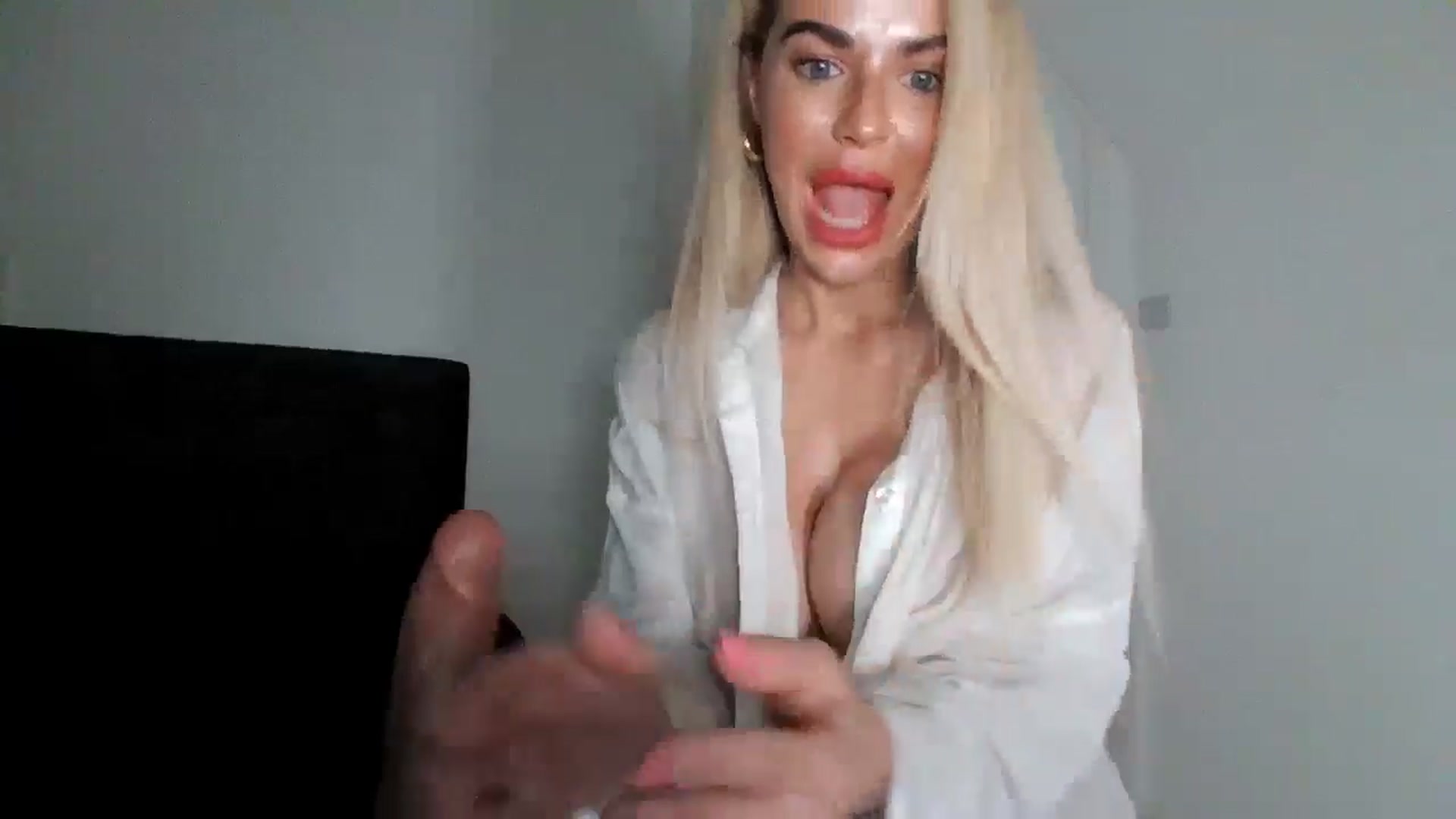Gallery image thumbnail from MeganMiles's myfreecams stream on, 04/14/2026, 22:49 image 4 of 20