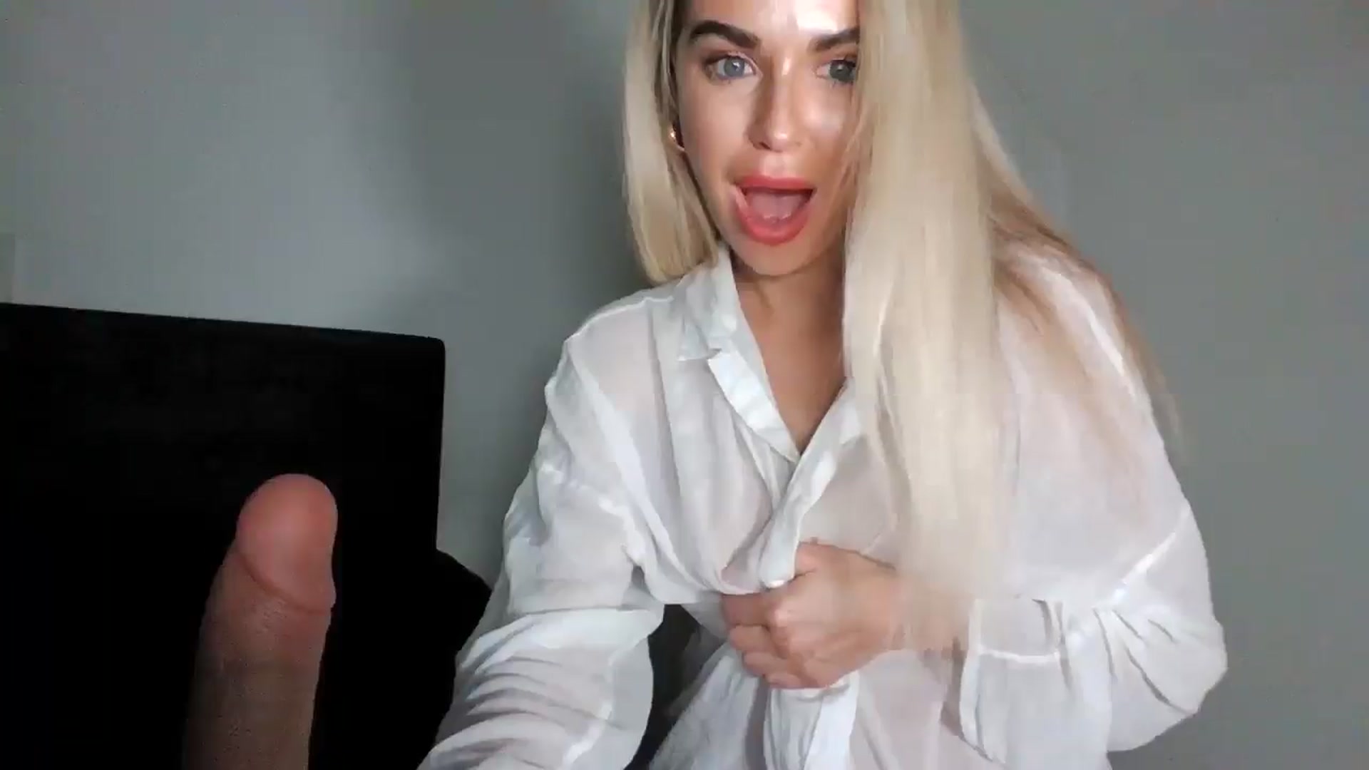 Gallery image thumbnail from MeganMiles's myfreecams stream on, 04/14/2026, 23:36 image 18 of 20