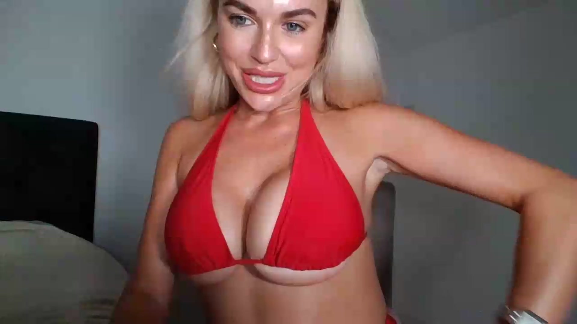 Gallery image thumbnail from MeganMiles's myfreecams stream on, 07/17/2026, 21:44 image 19 of 20
