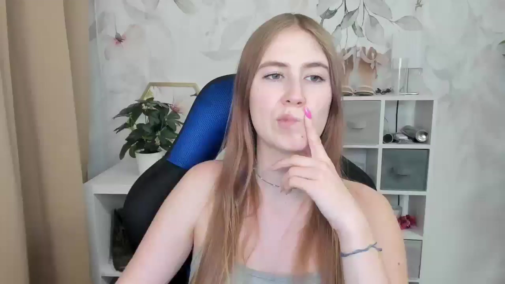 Gallery image thumbnail from MeganStudent's myfreecams stream on, 09/02/2025, 18:15 image 4 of 20