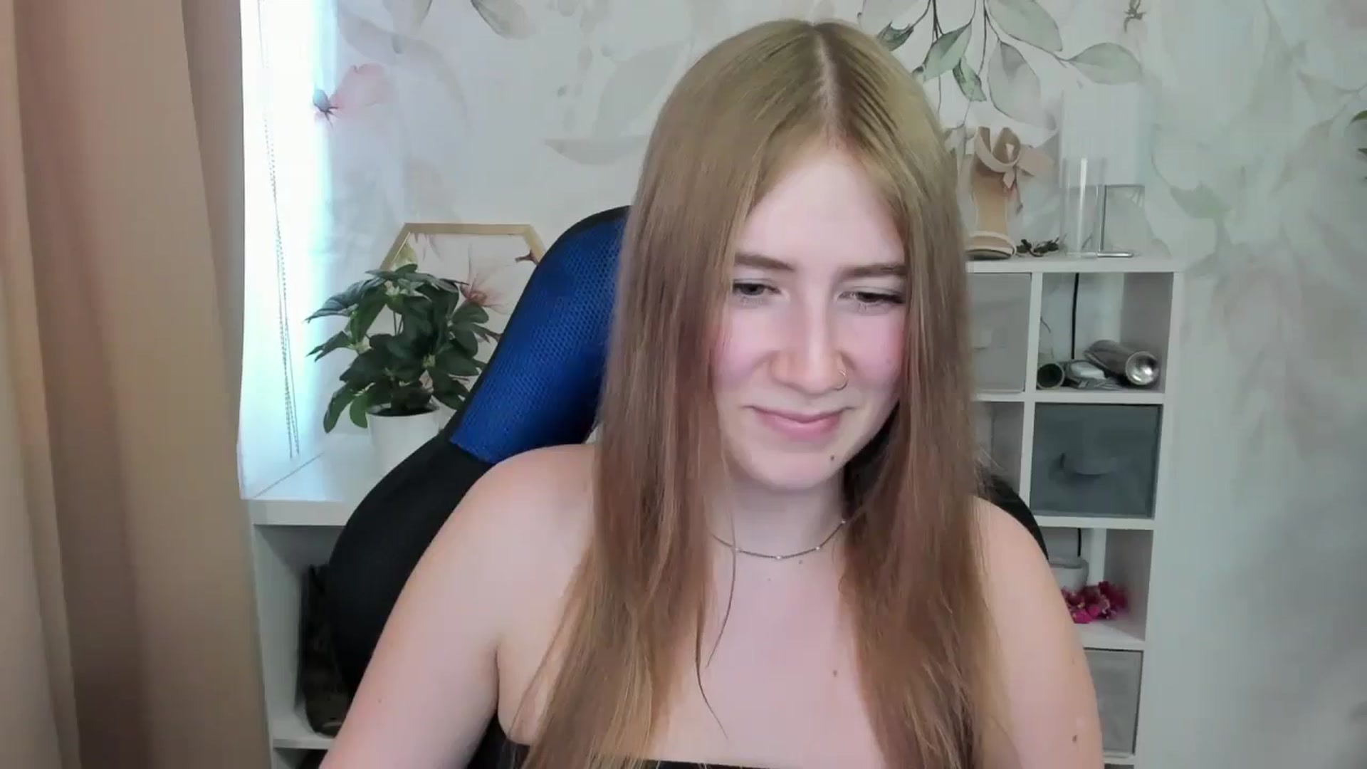 Gallery image thumbnail from MeganStudent's myfreecams stream on, 09/03/2025, 14:04 image 4 of 20