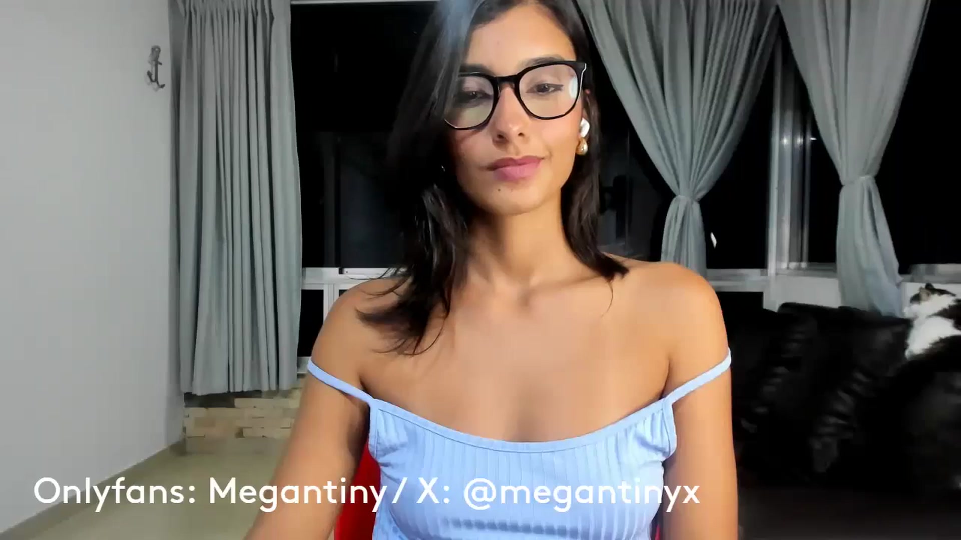 Gallery image thumbnail from MeganTiny's myfreecams stream on, 11/29/2024, 01:14 image 7 of 20