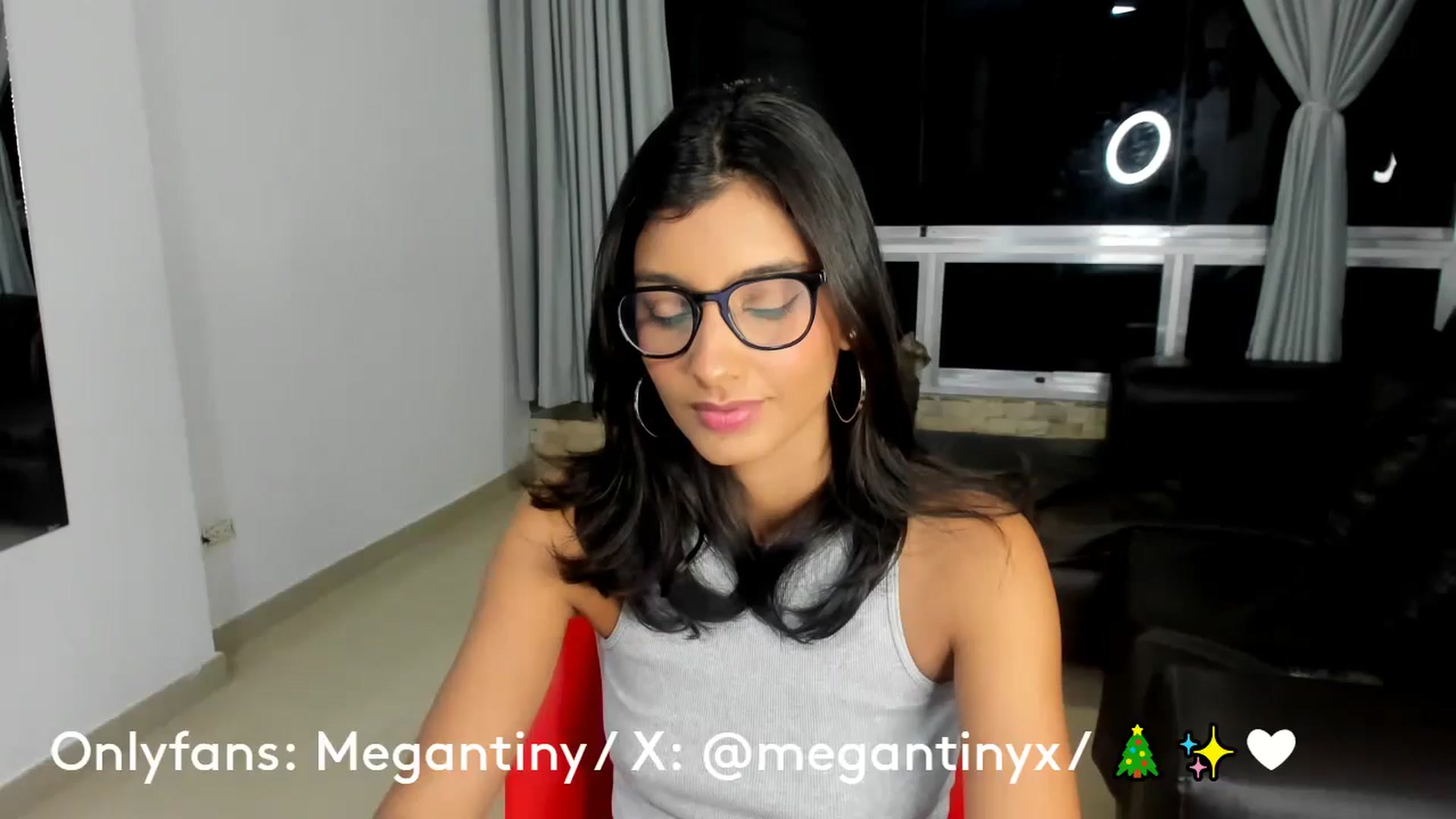 Gallery image thumbnail from MeganTiny's myfreecams stream on, 12/19/2024, 01:28 image 19 of 20