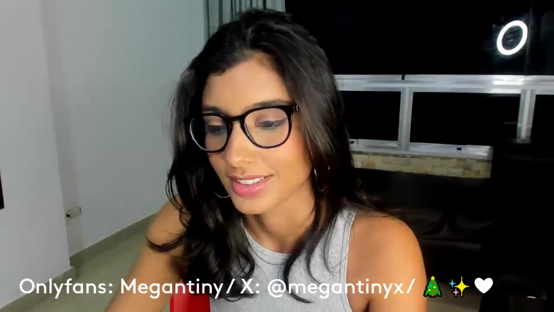 Gallery image thumbnail from MeganTiny's myfreecams stream on, 12/19/2024, 02:53 image 13 of 20
