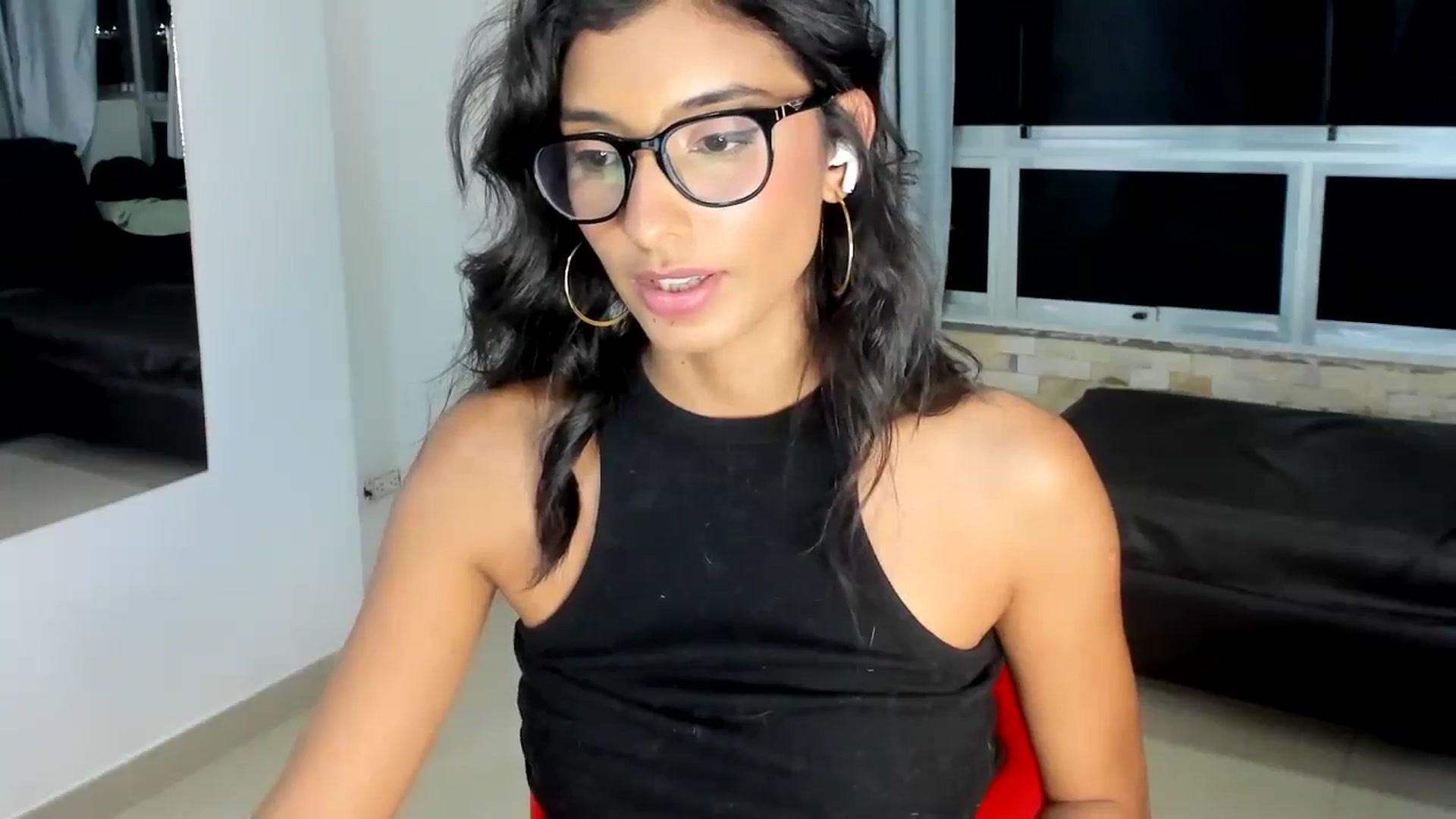 Gallery image thumbnail from MeganTiny's myfreecams stream on, 12/29/2024, 03:02 image 4 of 20