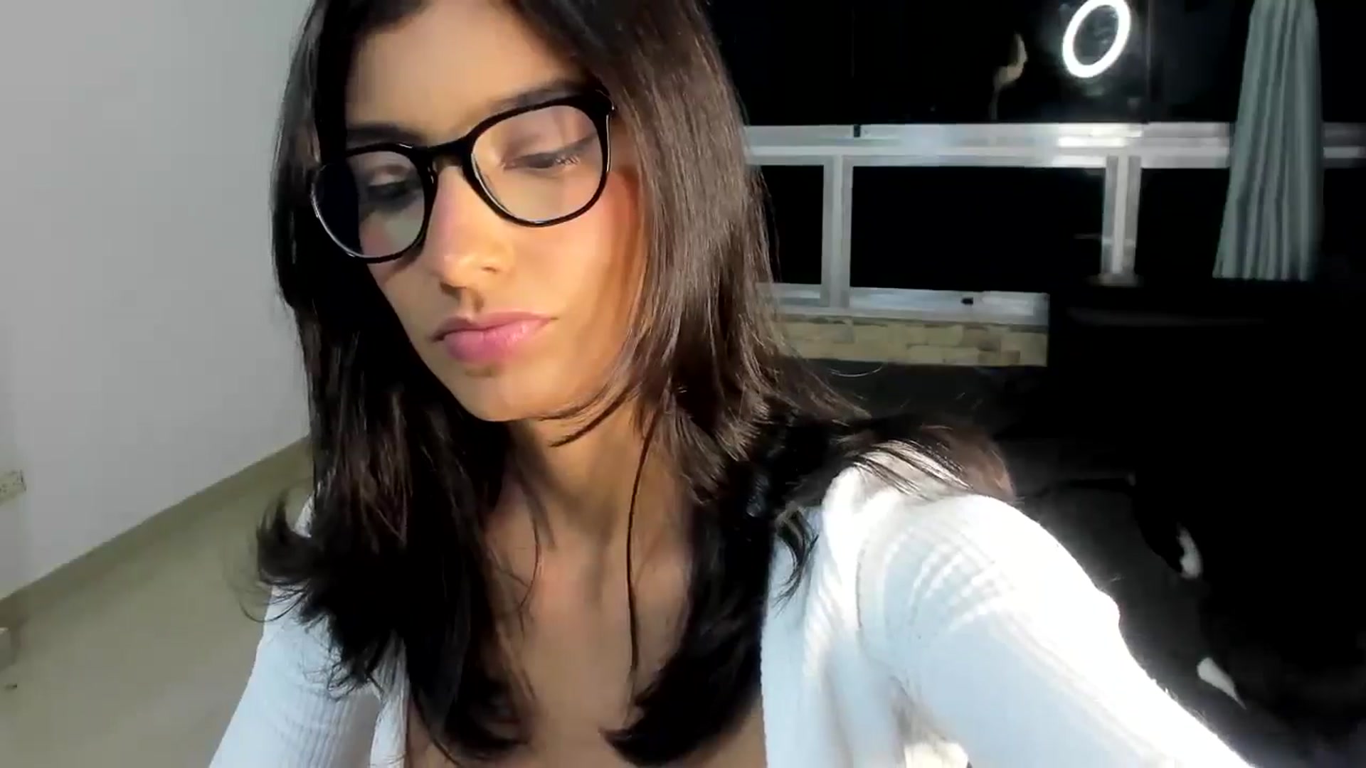 Gallery image thumbnail from MeganTiny's myfreecams stream on, 12/31/2024, 01:04 image 17 of 20