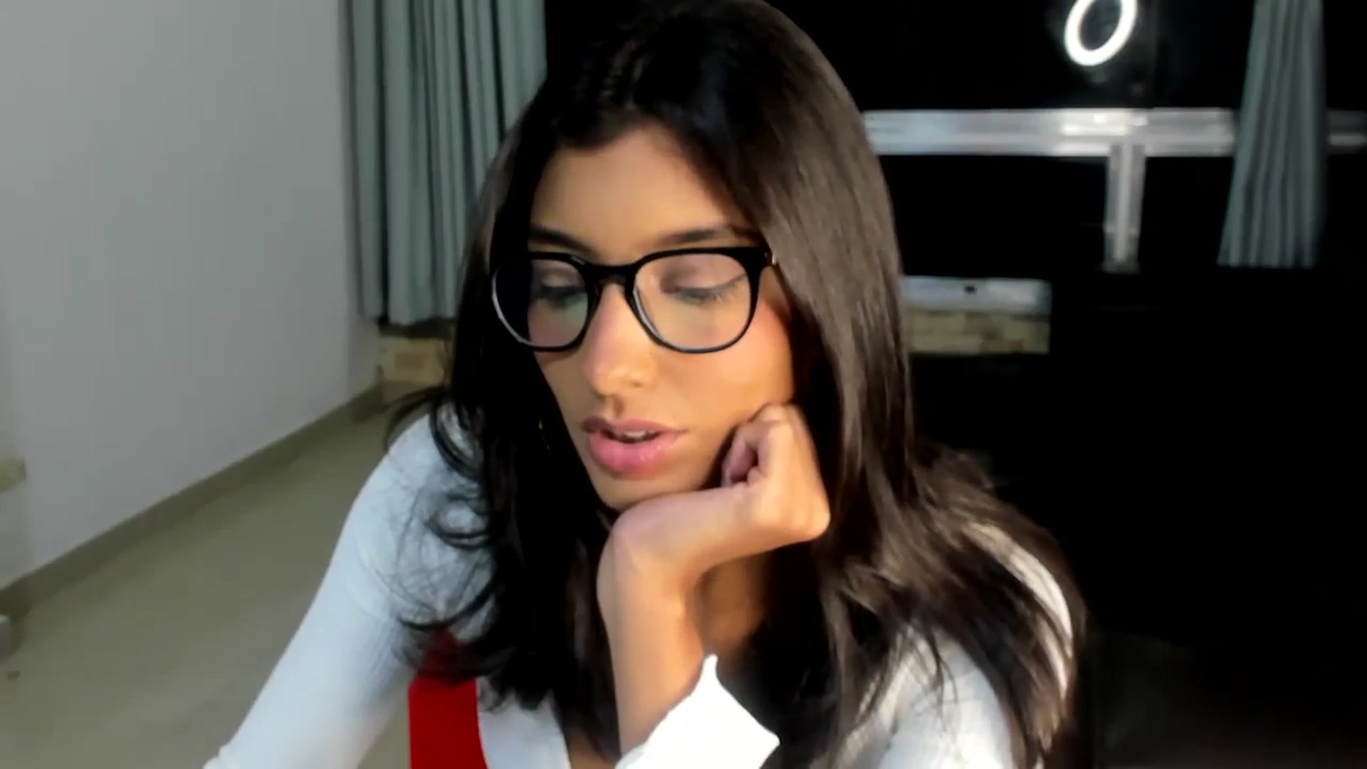 Gallery image thumbnail from MeganTiny's myfreecams stream on, 12/31/2024, 02:19 image 4 of 20