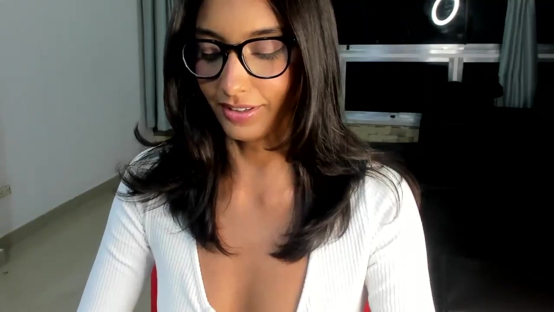 Gallery image thumbnail from MeganTiny's myfreecams stream on, 12/31/2024, 02:19 image 13 of 20