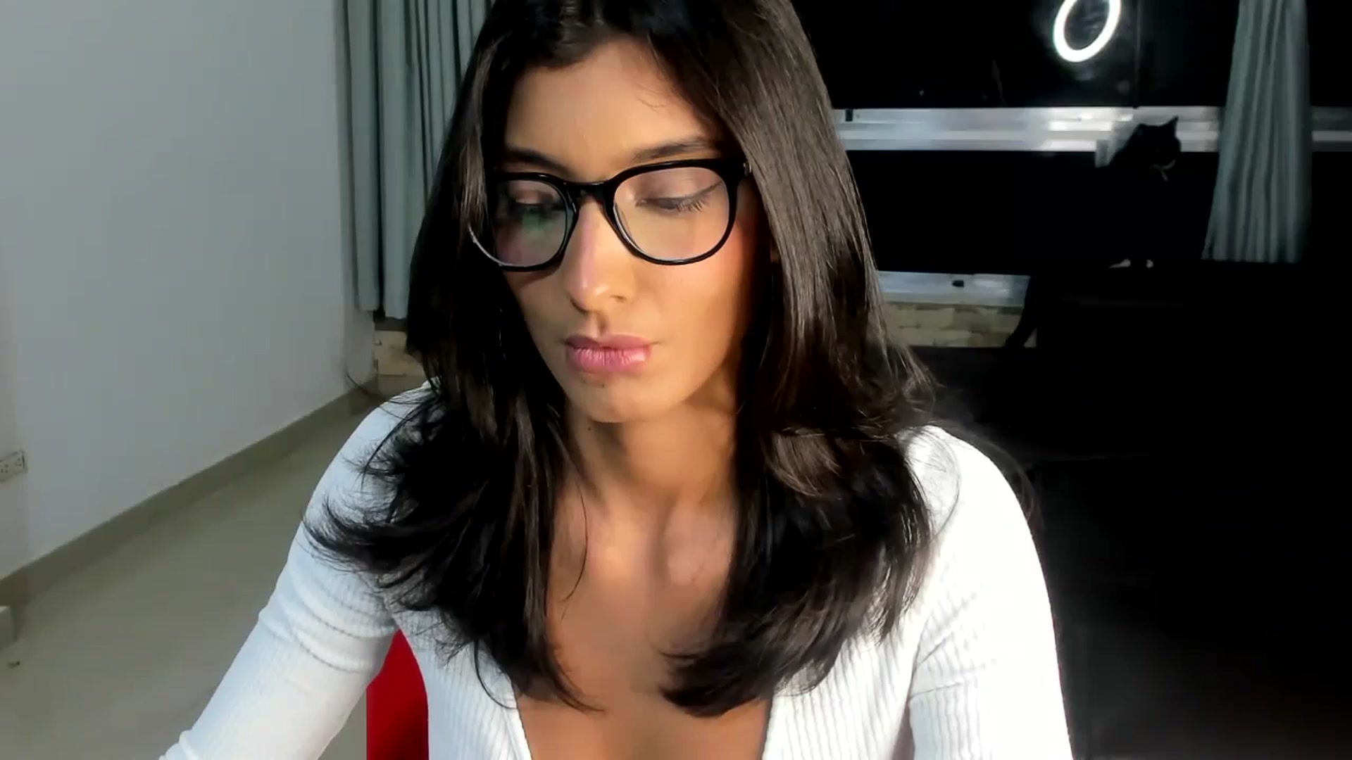 Gallery image thumbnail from MeganTiny's myfreecams stream on, 12/31/2024, 02:19 image 12 of 20