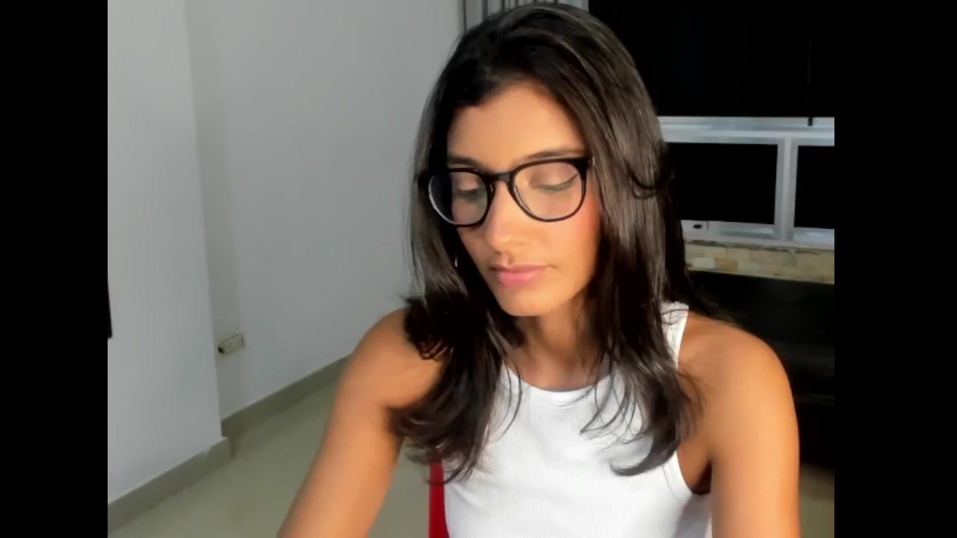 Gallery image thumbnail from MeganTiny's myfreecams stream on, 01/16/2025, 02:47 image 19 of 20