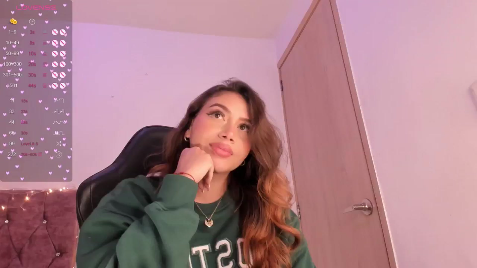 Gallery image thumbnail from Megan_1206's myfreecams stream on, 06/13/2024, 09:24 image 17 of 20